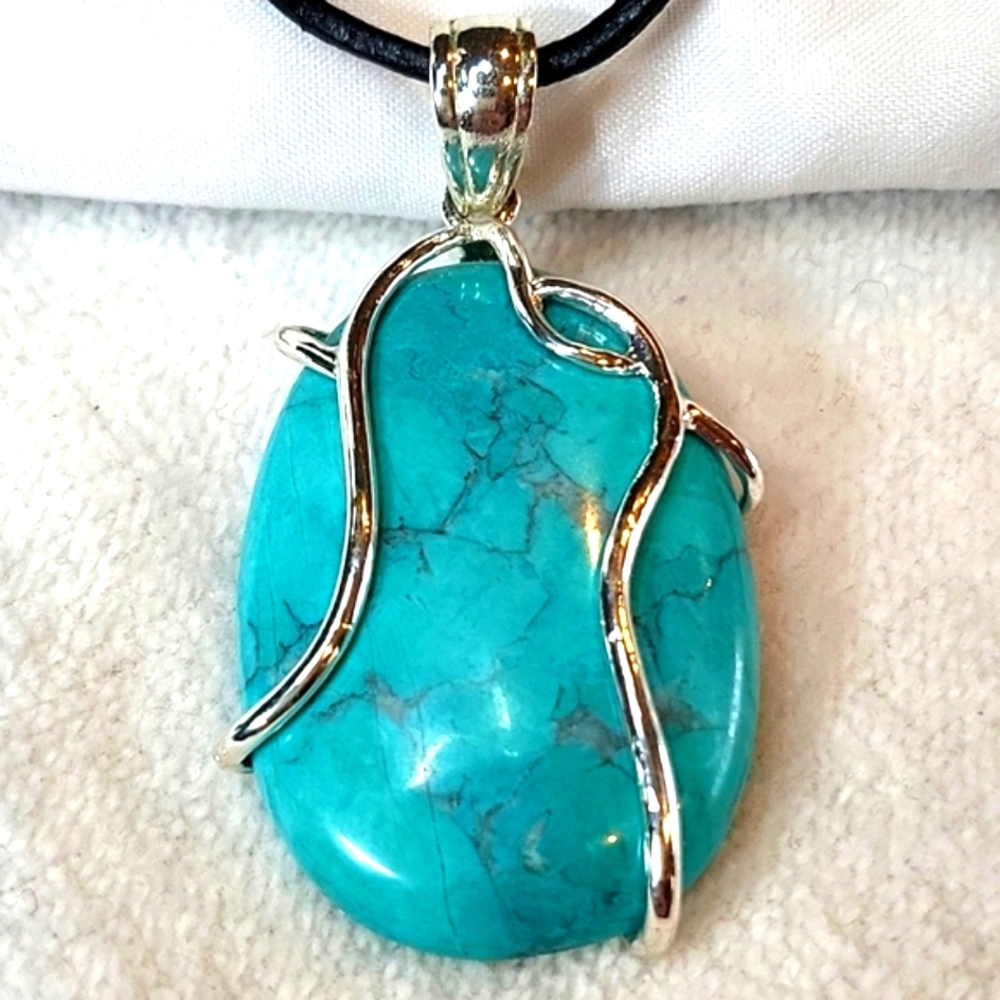 *CLOSING 5/18* Pretty turquoise style pendant.